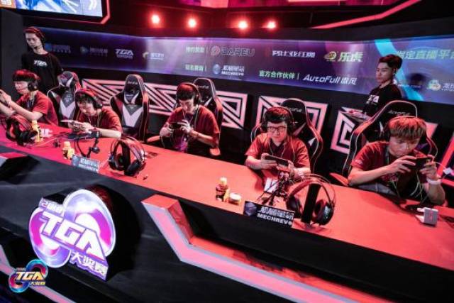 持不懈的奋 持不懈的奋